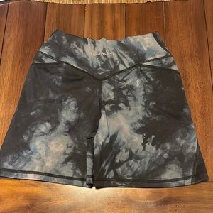 Alphalete Surface Power short 5”- Black Oil Stain size M- no pockets.
